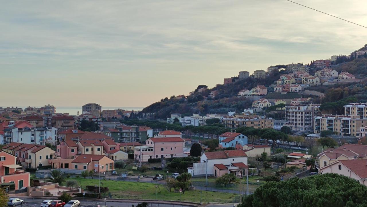 Sugheri Di Mare - By Ligooria Pietra Ligure Exterior foto